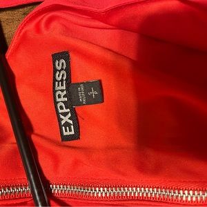 Small Express red silky tank top that flows!